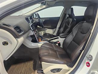 2015 Volvo V40 - Thumbnail