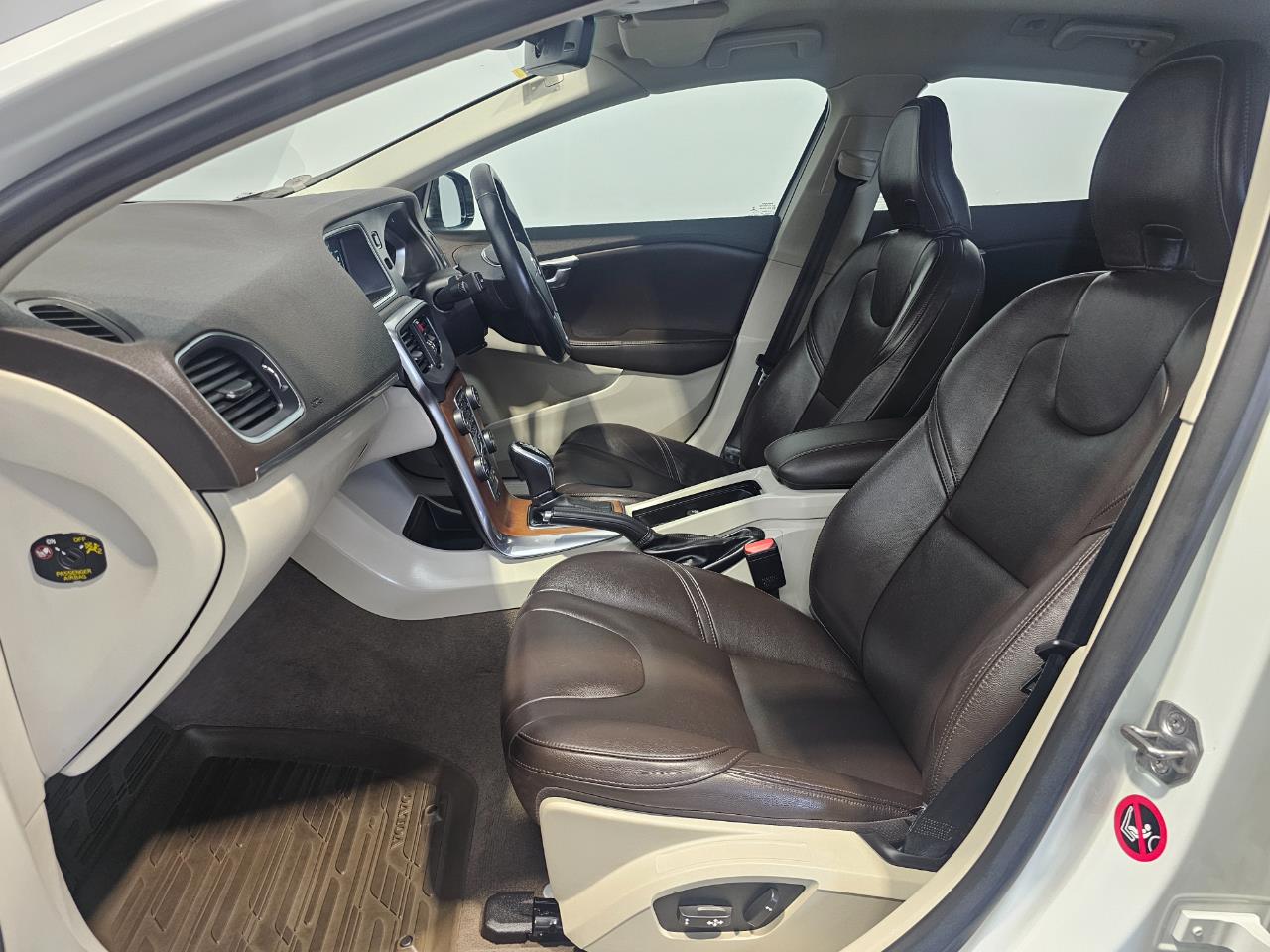 2015 Volvo V40