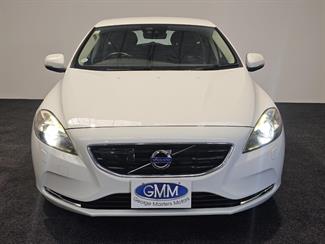 2015 Volvo V40 - Thumbnail