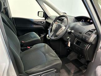 2016 Nissan SERENA - Thumbnail