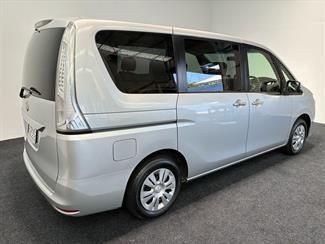 2016 Nissan SERENA - Thumbnail