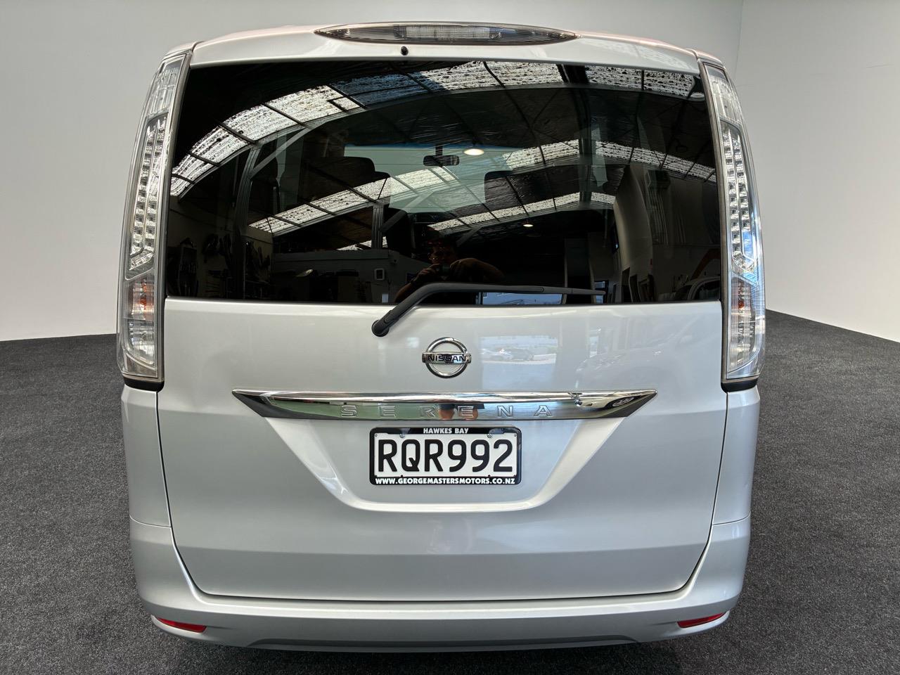 2016 Nissan SERENA