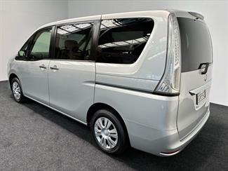 2016 Nissan SERENA - Thumbnail