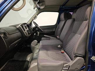 2008 Nissan Urvan - Thumbnail