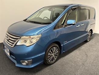 2015 Nissan SERENA - Thumbnail