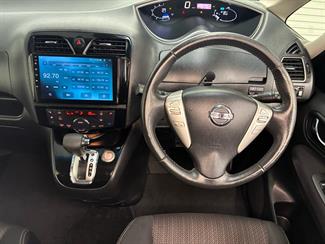 2015 Nissan SERENA - Thumbnail