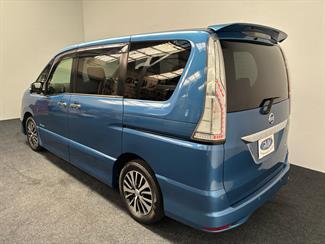 2015 Nissan SERENA - Thumbnail