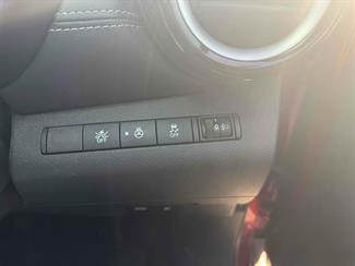 2021 Nissan KICKS - Thumbnail