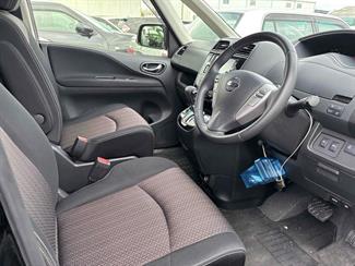 2016 Nissan SERENA - Thumbnail