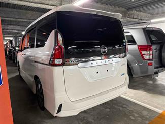 2017 Nissan SERENA - Thumbnail