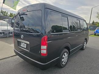2009 Toyota Hiace - Thumbnail