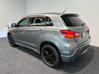 2010 Mitsubishi RVR - Thumbnail
