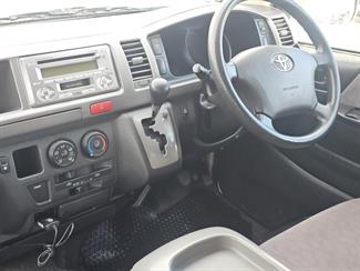 2010 Toyota Hiace - Thumbnail